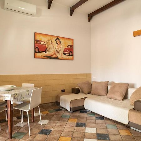 La Casa Di Luca - By Host4U Apartamento Pulsano Exterior foto